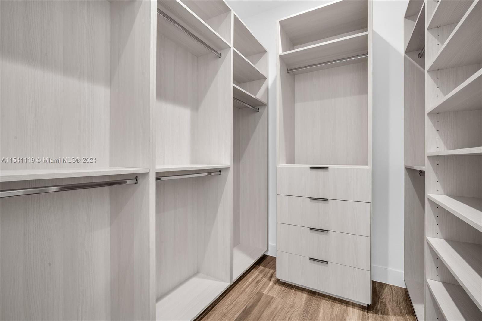 11200 71st Ave, Pinecrest, FL, 33156 United States, 7 Bedrooms Bedrooms, ,7 BathroomsBathrooms,Residential,For Sale,71st Ave,A11541119