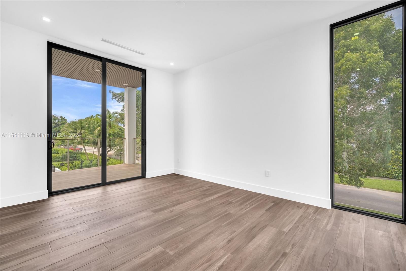 11200 71st Ave, Pinecrest, FL, 33156 United States, 7 Bedrooms Bedrooms, ,7 BathroomsBathrooms,Residential,For Sale,71st Ave,A11541119