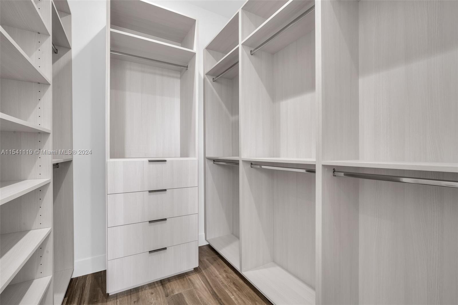 11200 71st Ave, Pinecrest, FL, 33156 United States, 7 Bedrooms Bedrooms, ,7 BathroomsBathrooms,Residential,For Sale,71st Ave,A11541119