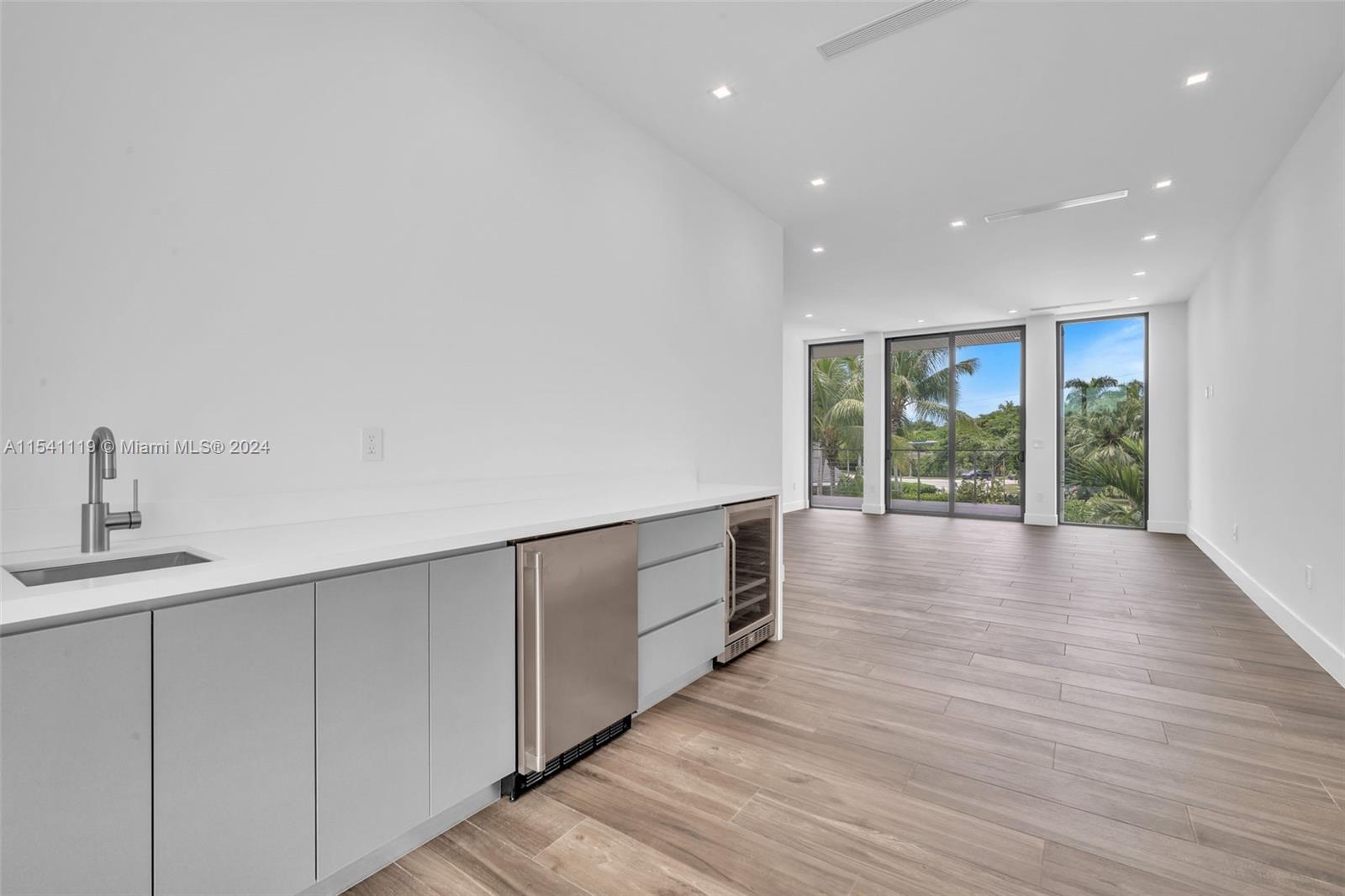 11200 71st Ave, Pinecrest, FL, 33156 United States, 7 Bedrooms Bedrooms, ,7 BathroomsBathrooms,Residential,For Sale,71st Ave,A11541119