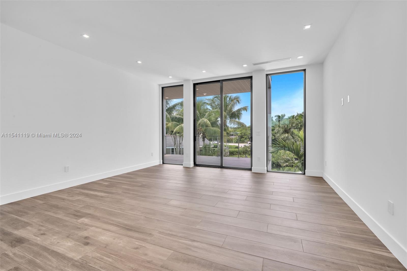 11200 71st Ave, Pinecrest, FL, 33156 United States, 7 Bedrooms Bedrooms, ,7 BathroomsBathrooms,Residential,For Sale,71st Ave,A11541119