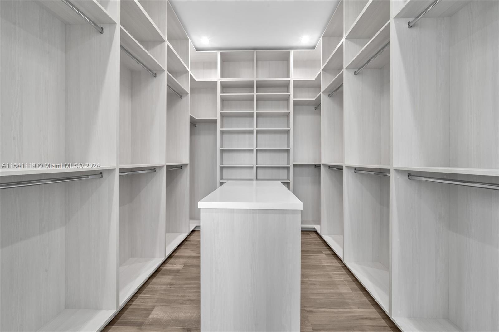 11200 71st Ave, Pinecrest, FL, 33156 United States, 7 Bedrooms Bedrooms, ,7 BathroomsBathrooms,Residential,For Sale,71st Ave,A11541119