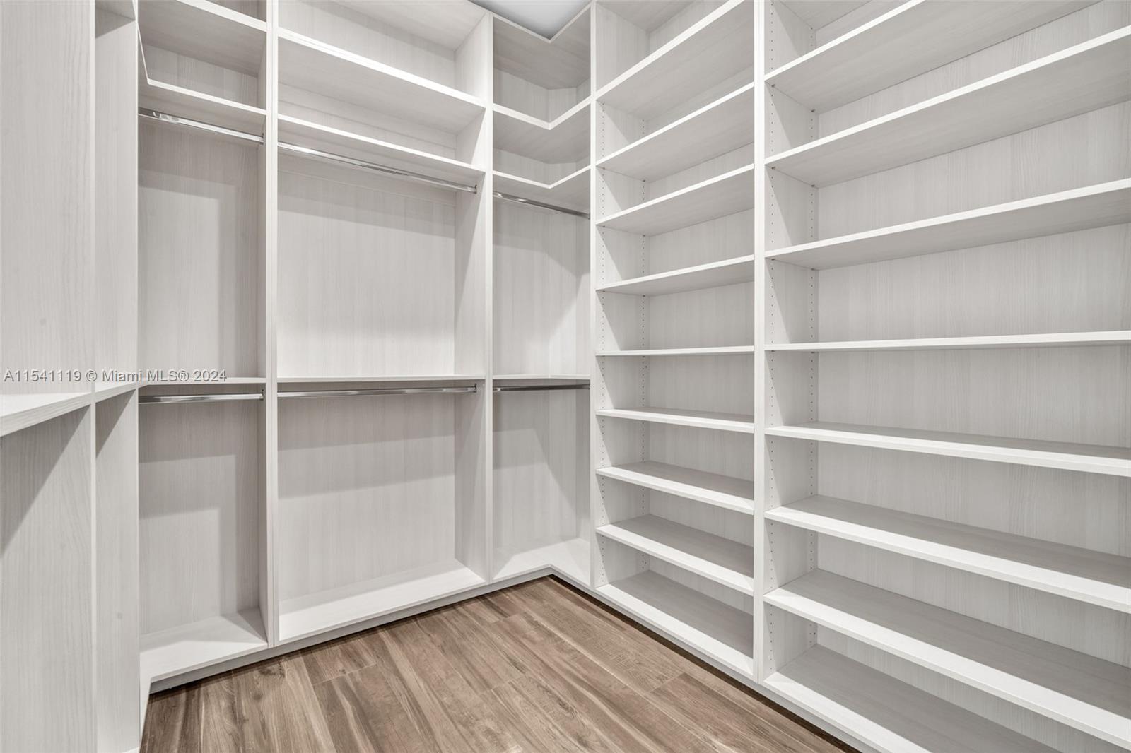 11200 71st Ave, Pinecrest, FL, 33156 United States, 7 Bedrooms Bedrooms, ,7 BathroomsBathrooms,Residential,For Sale,71st Ave,A11541119