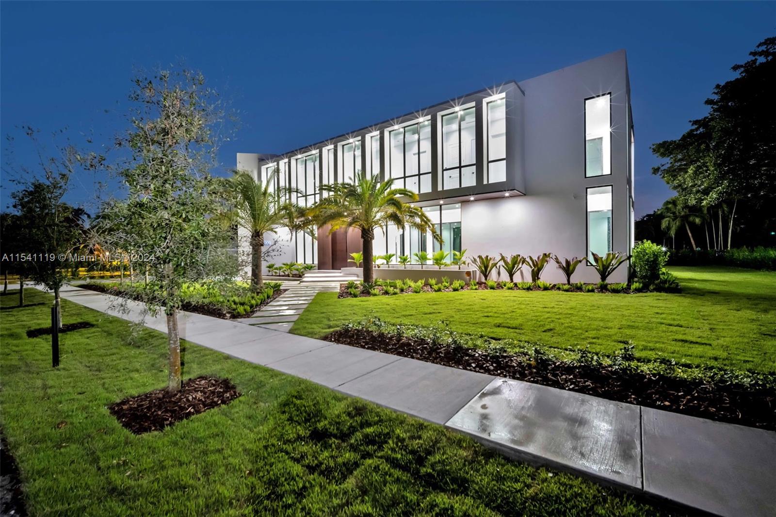 11200 71st Ave, Pinecrest, FL, 33156 United States, 7 Bedrooms Bedrooms, ,7 BathroomsBathrooms,Residential,For Sale,71st Ave,A11541119