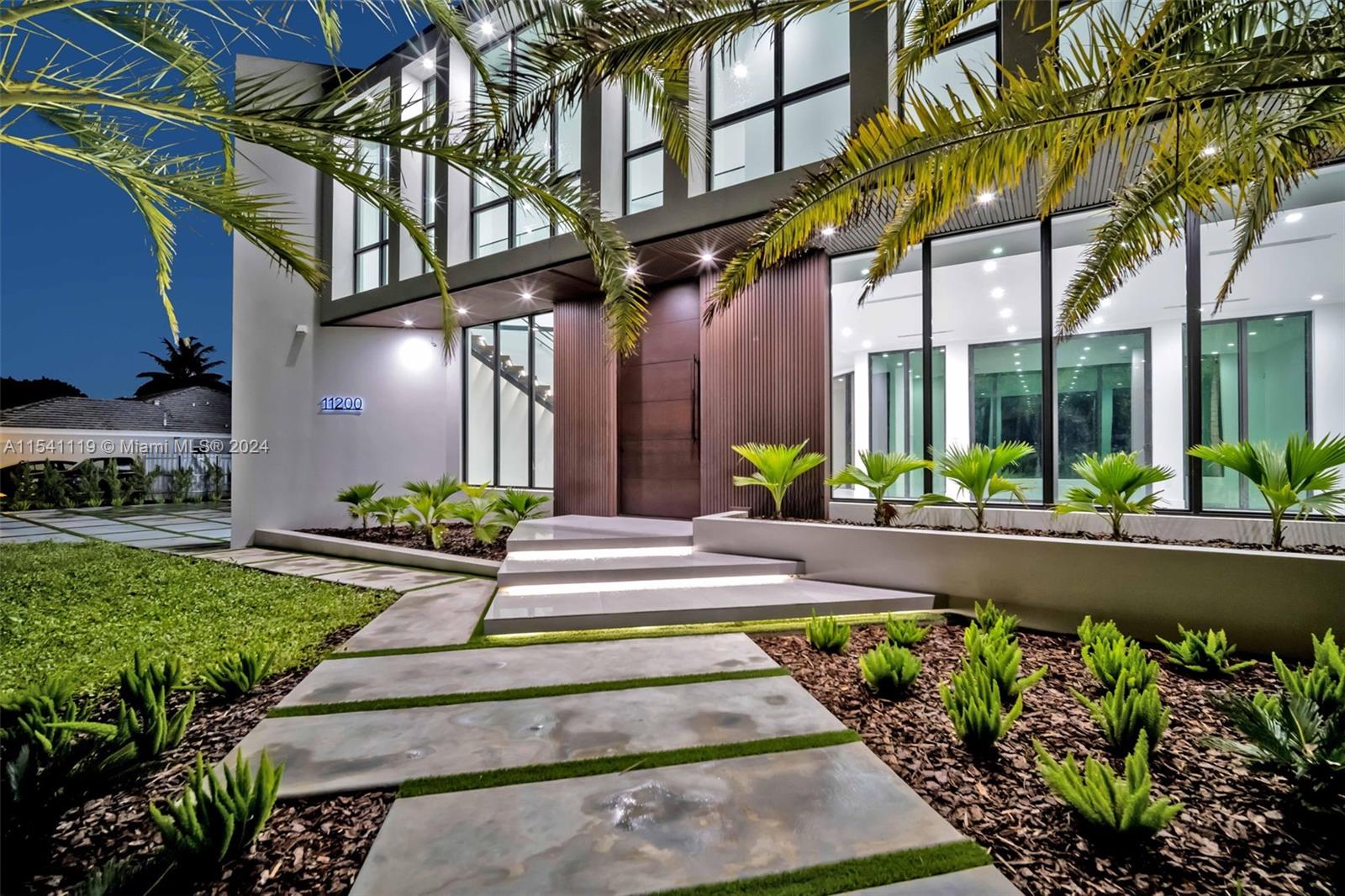 11200 71st Ave, Pinecrest, FL, 33156 United States, 7 Bedrooms Bedrooms, ,7 BathroomsBathrooms,Residential,For Sale,71st Ave,A11541119