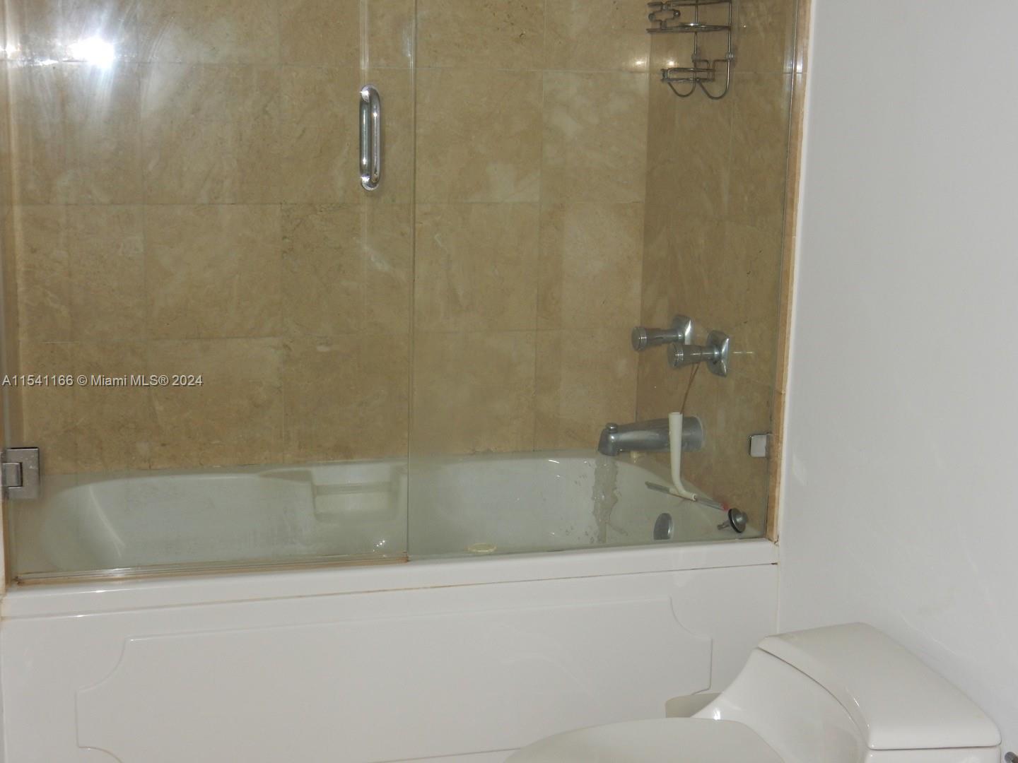 848 Brickell Key Dr 3303, Miami, Florida 33131, 1 Bedroom Bedrooms, ,1 BathroomBathrooms,Residentiallease,For Rent,848 Brickell Key Dr 3303,A11541166