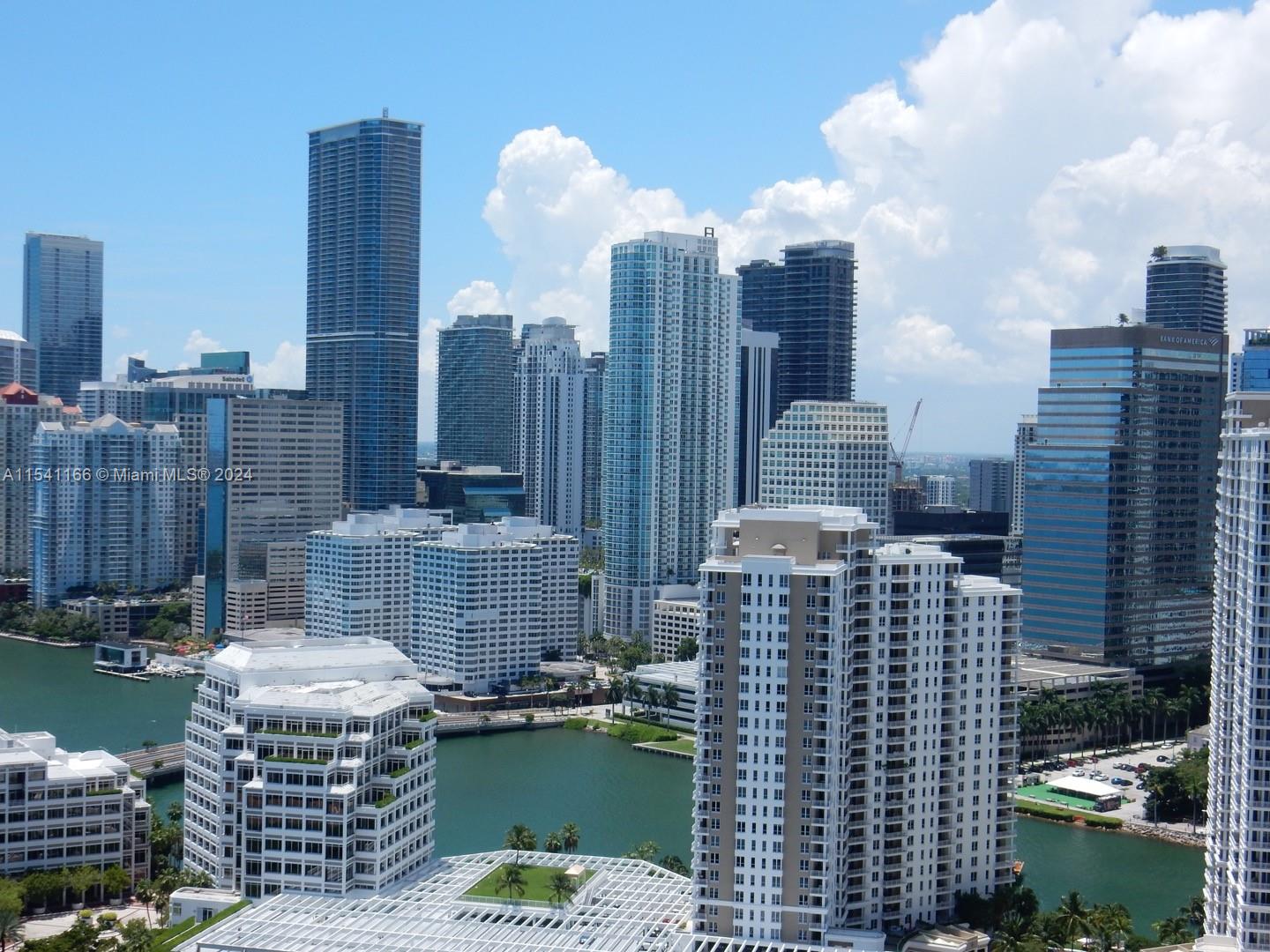 848 Brickell Key Dr 3303, Miami, Florida 33131, 1 Bedroom Bedrooms, ,1 BathroomBathrooms,Residentiallease,For Rent,848 Brickell Key Dr 3303,A11541166