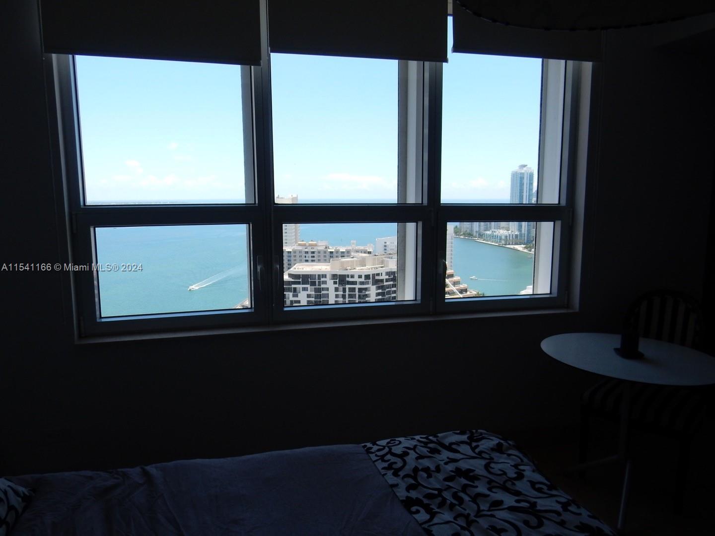 848 Brickell Key Dr 3303, Miami, Florida 33131, 1 Bedroom Bedrooms, ,1 BathroomBathrooms,Residentiallease,For Rent,848 Brickell Key Dr 3303,A11541166
