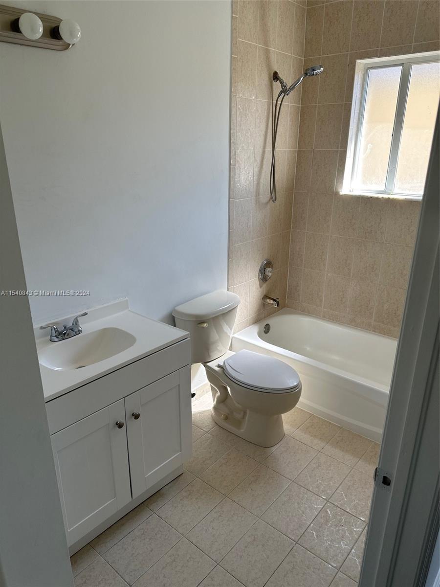 Homestead, Florida 33033, 5 Bedrooms Bedrooms, ,4 BathroomsBathrooms,Residential,For Sale,A11540843