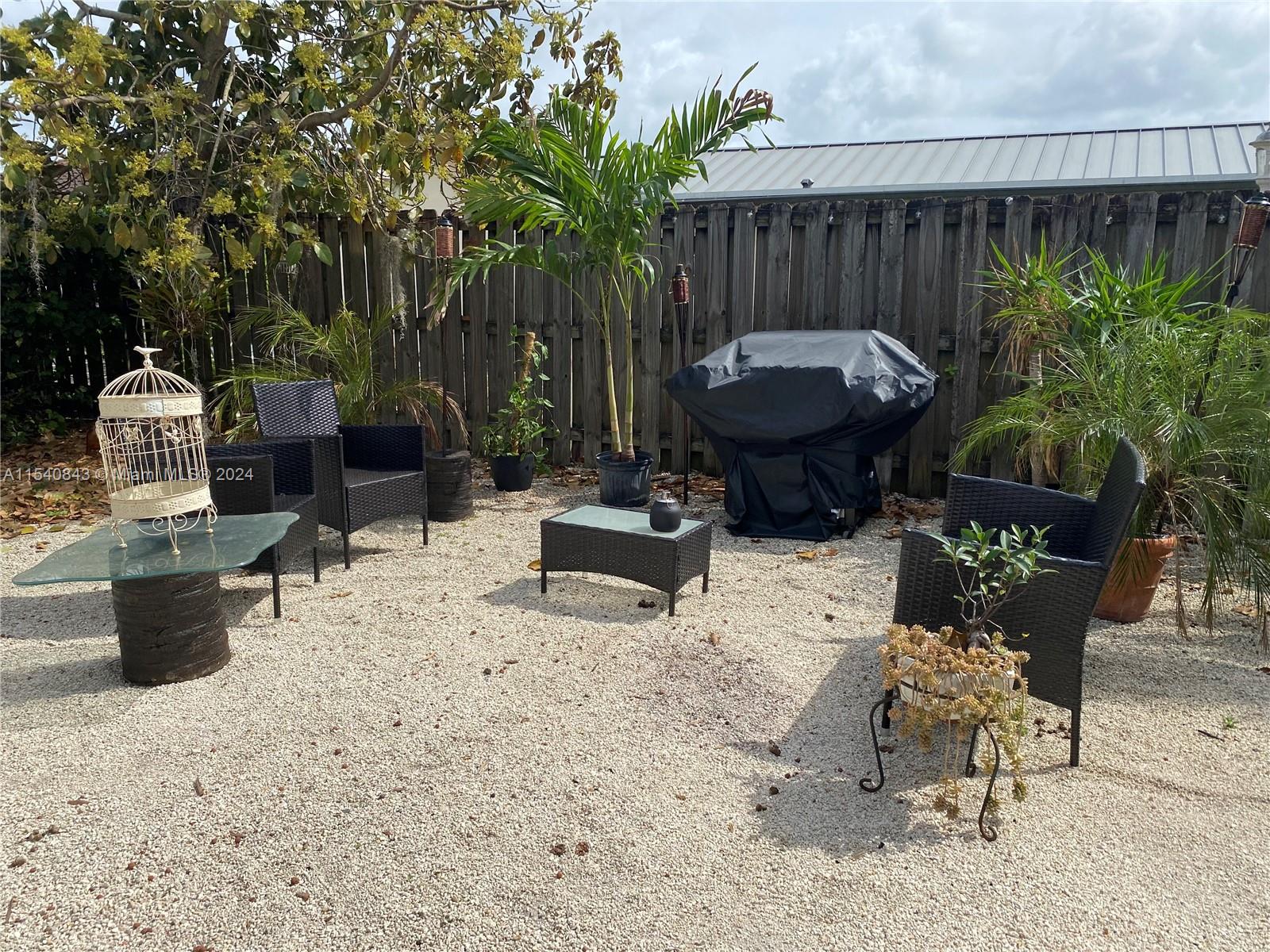 Homestead, Florida 33033, 5 Bedrooms Bedrooms, ,4 BathroomsBathrooms,Residential,For Sale,A11540843