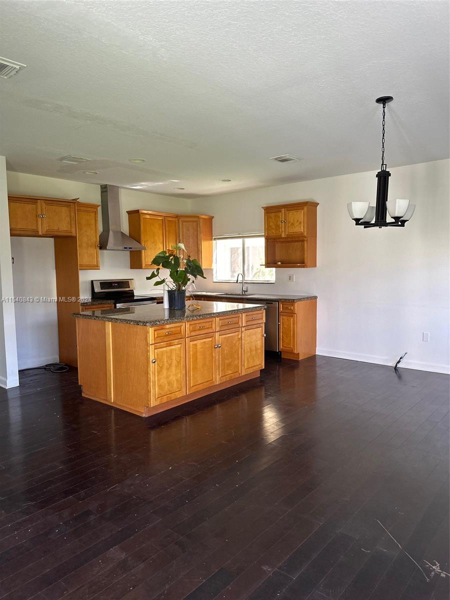 Homestead, Florida 33033, 5 Bedrooms Bedrooms, ,4 BathroomsBathrooms,Residential,For Sale,A11540843