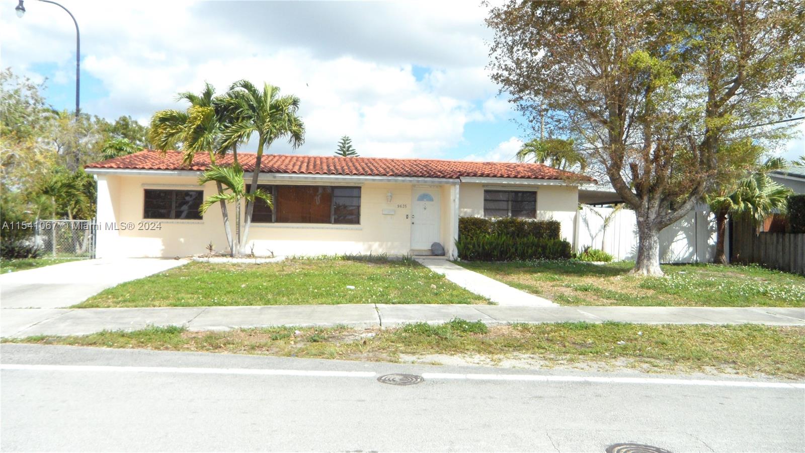 9635 SW 45th Ter  For Sale A11541067, FL