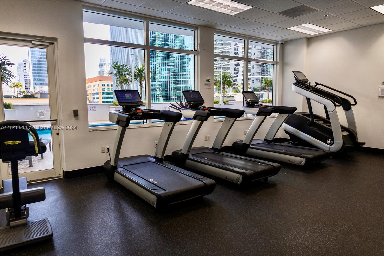 1200 Brickell Bay Dr 3008, Miami, Florida 33131, 1 Bedroom Bedrooms, ,1 BathroomBathrooms,Residentiallease,For Rent,1200 Brickell Bay Dr 3008,A11540514
