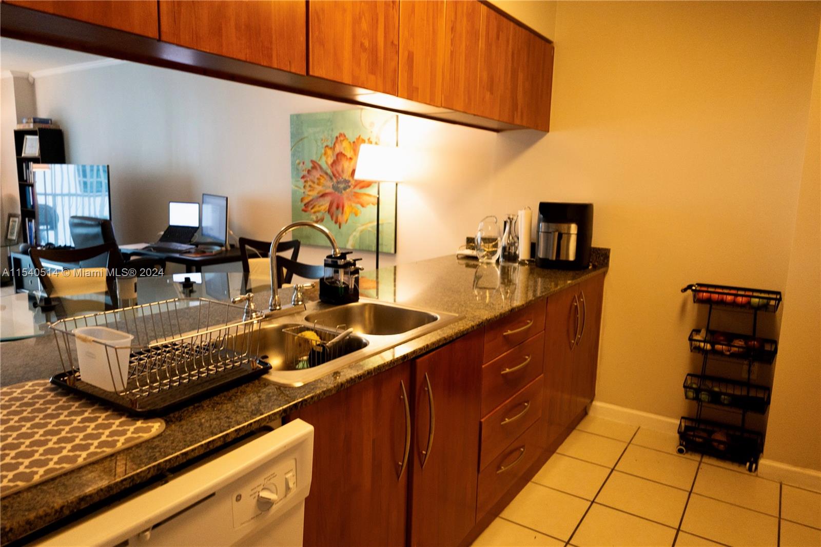 1200 Brickell Bay Dr 3008, Miami, Florida 33131, 1 Bedroom Bedrooms, ,1 BathroomBathrooms,Residentiallease,For Rent,1200 Brickell Bay Dr 3008,A11540514