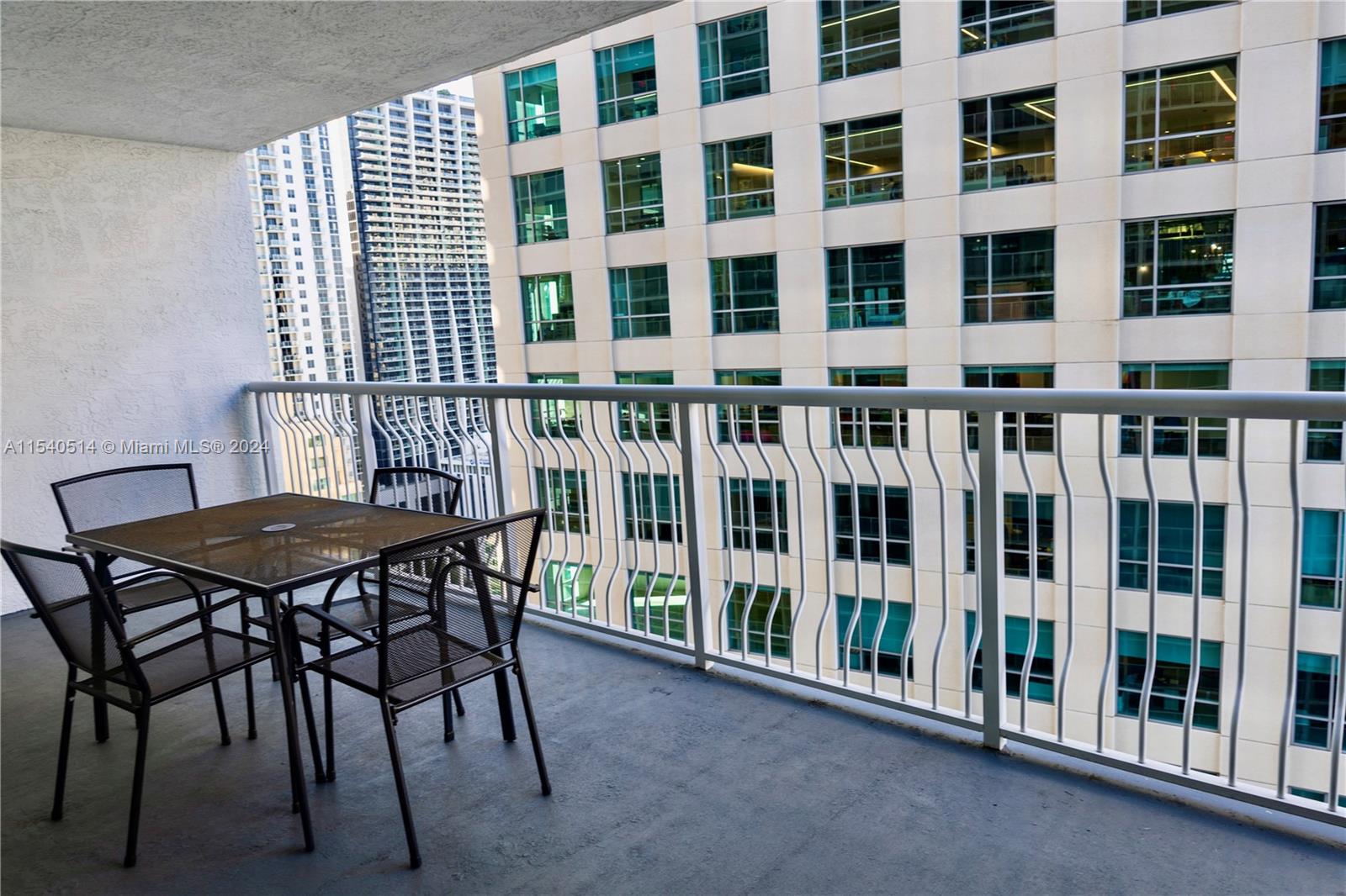 1200 Brickell Bay Dr 3008, Miami, Florida 33131, 1 Bedroom Bedrooms, ,1 BathroomBathrooms,Residentiallease,For Rent,1200 Brickell Bay Dr 3008,A11540514
