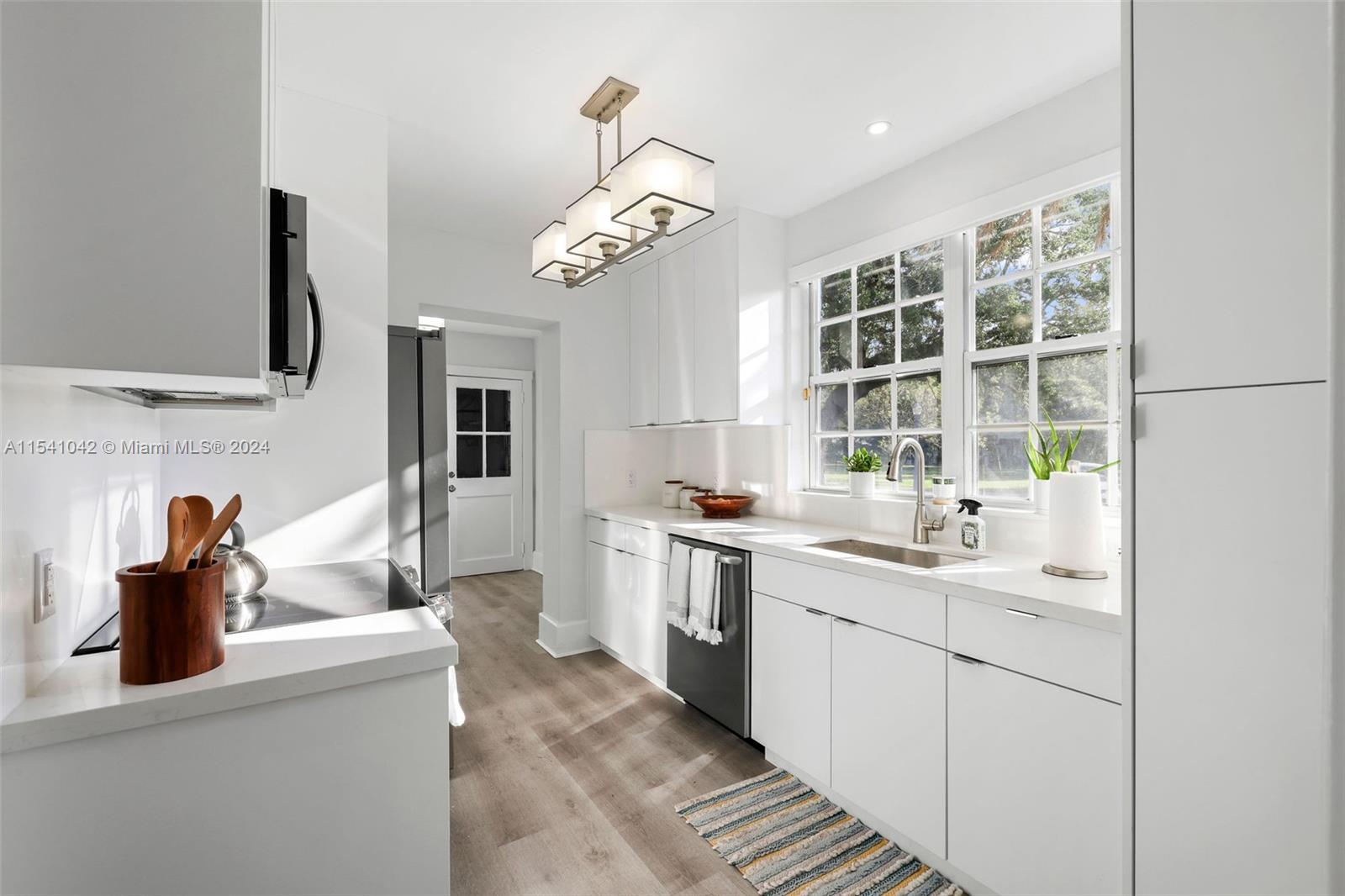 1224 Country Club Prado 0, Coral Gables, Florida 33134, 3 Bedrooms Bedrooms, ,2 BathroomsBathrooms,Residentiallease,For Rent,1224 Country Club Prado 0,A11541042