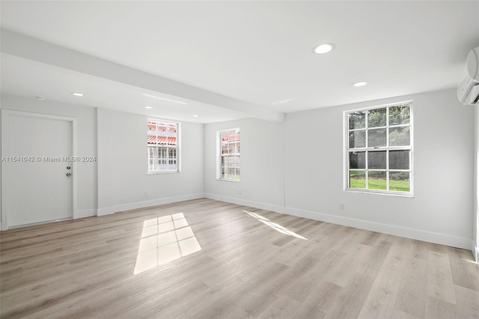 1224 Country Club Prado 0, Coral Gables, Florida 33134, 3 Bedrooms Bedrooms, ,2 BathroomsBathrooms,Residentiallease,For Rent,1224 Country Club Prado 0,A11541042