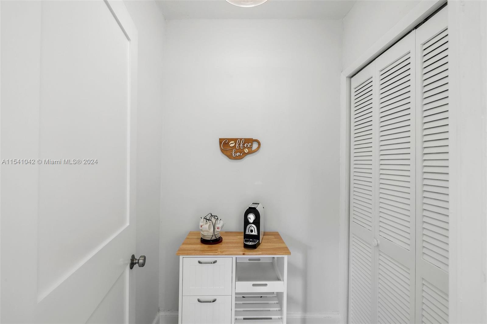 1224 Country Club Prado 0, Coral Gables, Florida 33134, 3 Bedrooms Bedrooms, ,2 BathroomsBathrooms,Residentiallease,For Rent,1224 Country Club Prado 0,A11541042