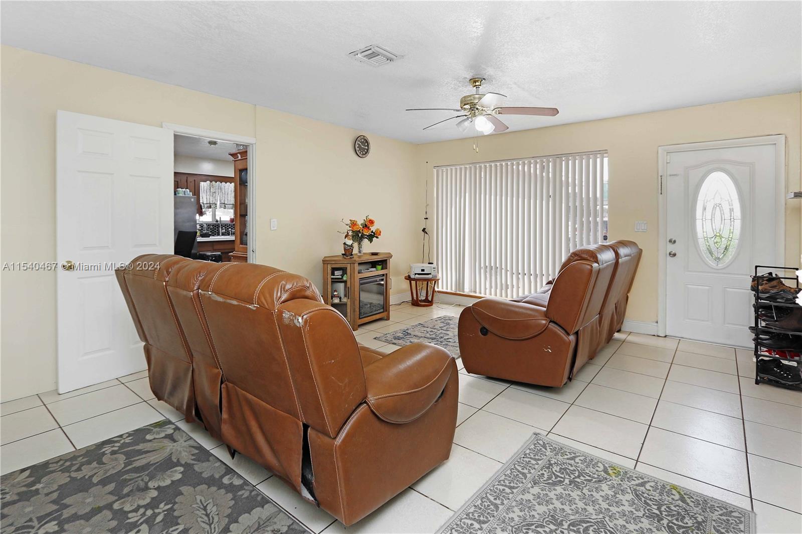 10 63rd Ter, Pembroke Pines, FL, 33023 United States, 3 Bedrooms Bedrooms, ,2 BathroomsBathrooms,Residential,For Sale,63rd Ter,A11540467