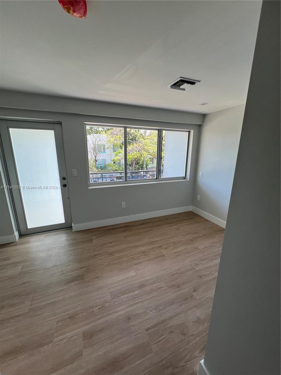 515 16 3, Miami Beach, Florida 33139, 2 Bedrooms Bedrooms, ,2 BathroomsBathrooms,Residentiallease,For Rent,515 16 3,A11541202