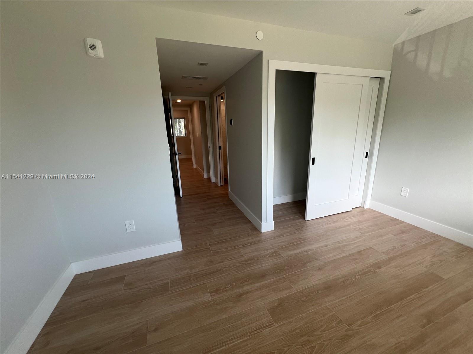 515 16 4, Miami Beach, Florida 33139, 2 Bedrooms Bedrooms, ,2 BathroomsBathrooms,Residentiallease,For Rent,515 16 4,A11541229