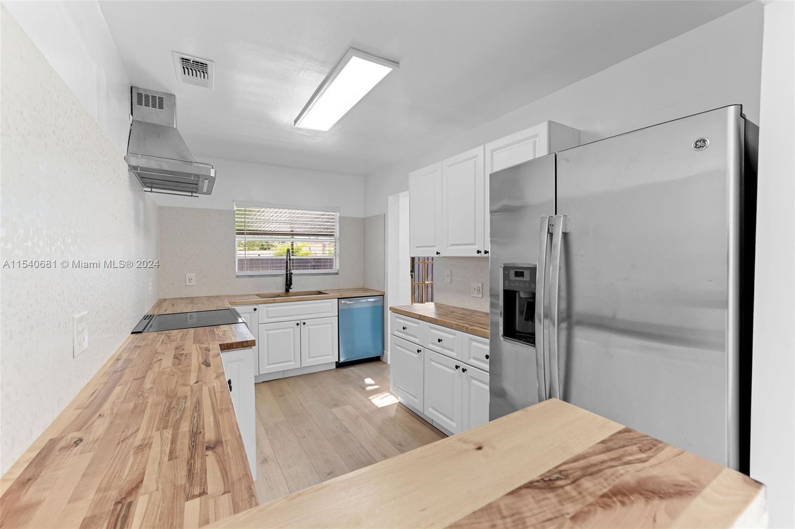 2322 SW 13th St, Miami, Florida 33145, 3 Bedrooms Bedrooms, ,2 BathroomsBathrooms,Residentiallease,For Rent,2322 SW 13th St,A11540681