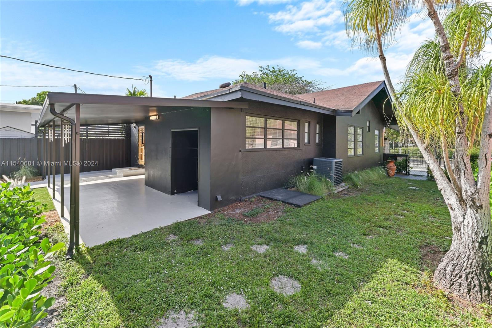 2322 SW 13th St, Miami, Florida 33145, 3 Bedrooms Bedrooms, ,2 BathroomsBathrooms,Residentiallease,For Rent,2322 SW 13th St,A11540681