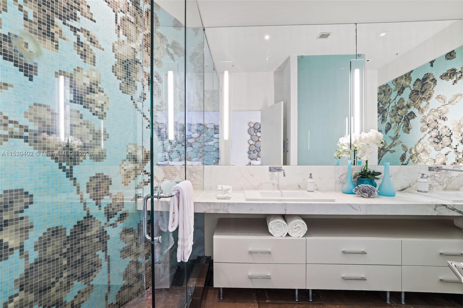 2001 Meridian Ave 101, Miami Beach, Florida 33139, 2 Bedrooms Bedrooms, ,2 BathroomsBathrooms,Residential,For Sale,2001 Meridian Ave 101,A11539402