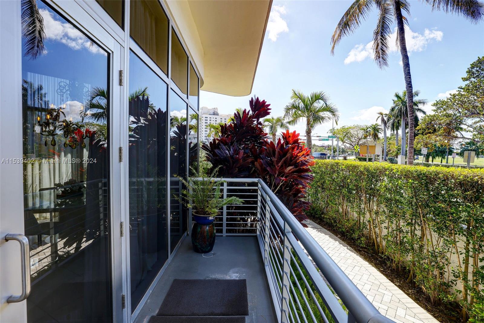2001 Meridian Ave 101, Miami Beach, Florida 33139, 2 Bedrooms Bedrooms, ,2 BathroomsBathrooms,Residential,For Sale,2001 Meridian Ave 101,A11539402