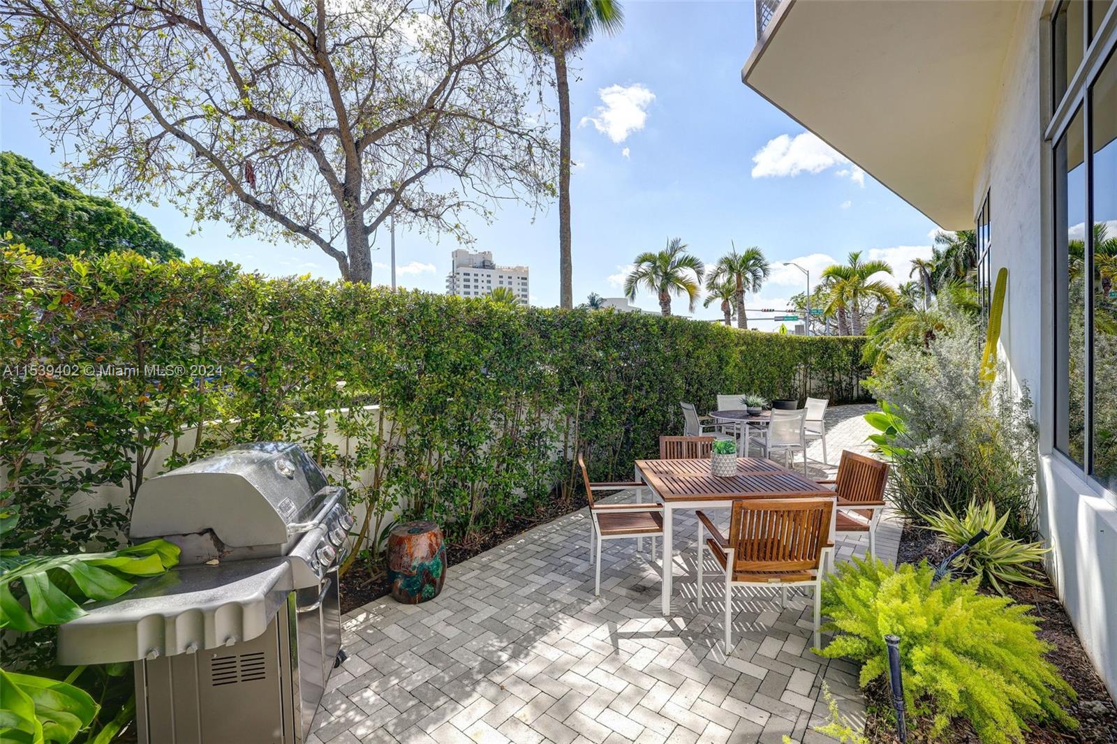 2001 Meridian Ave 101, Miami Beach, Florida 33139, 2 Bedrooms Bedrooms, ,2 BathroomsBathrooms,Residential,For Sale,2001 Meridian Ave 101,A11539402
