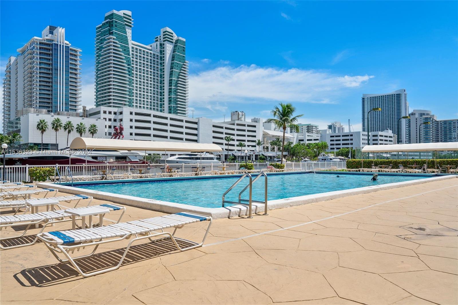 600 Parkview Dr 923, Hallandale Beach, Florida 33009, 2 Bedrooms Bedrooms, ,1 BathroomBathrooms,Residential,For Sale,600 Parkview Dr 923,A11536323