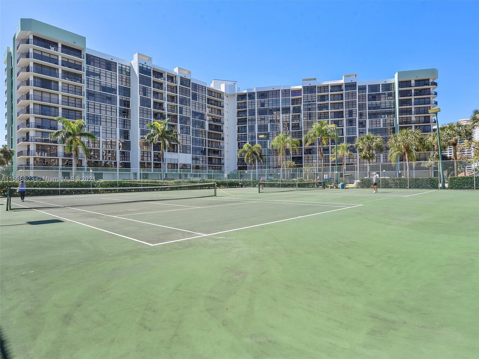 600 Parkview Dr 923, Hallandale Beach, Florida 33009, 2 Bedrooms Bedrooms, ,1 BathroomBathrooms,Residential,For Sale,600 Parkview Dr 923,A11536323