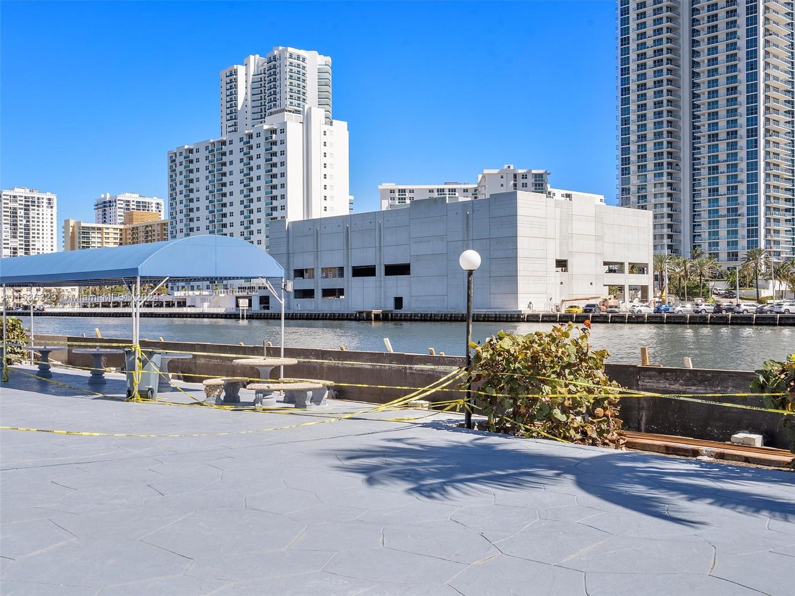 600 Parkview Dr 923, Hallandale Beach, Florida 33009, 2 Bedrooms Bedrooms, ,1 BathroomBathrooms,Residential,For Sale,600 Parkview Dr 923,A11536323