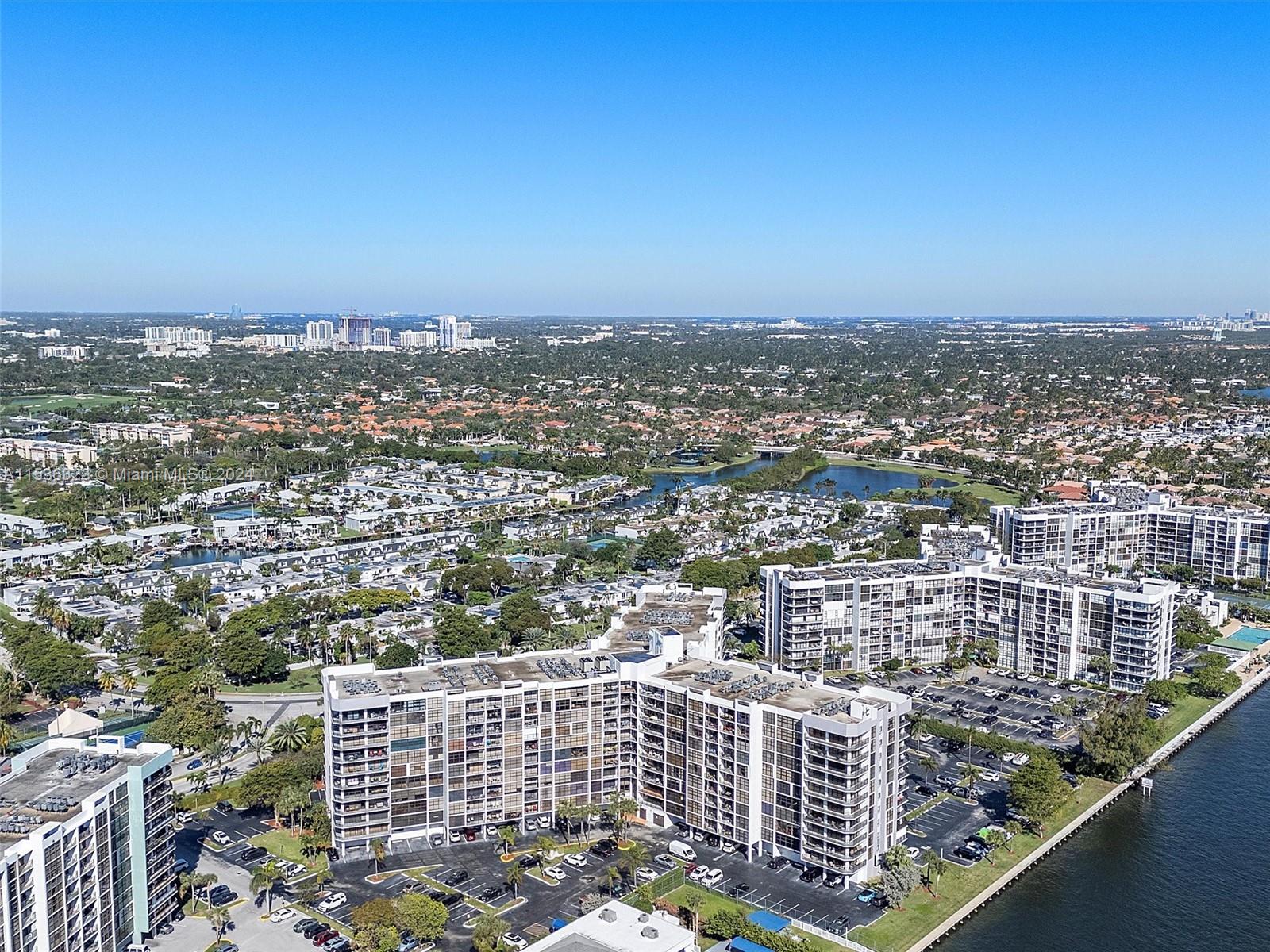 600 Parkview Dr 923, Hallandale Beach, Florida 33009, 2 Bedrooms Bedrooms, ,1 BathroomBathrooms,Residential,For Sale,600 Parkview Dr 923,A11536323