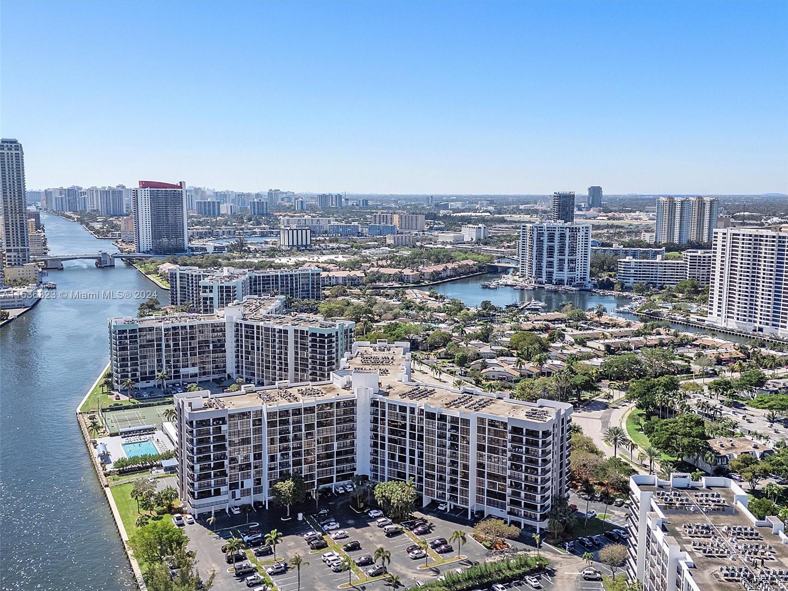 600 Parkview Dr 923, Hallandale Beach, Florida 33009, 2 Bedrooms Bedrooms, ,1 BathroomBathrooms,Residential,For Sale,600 Parkview Dr 923,A11536323