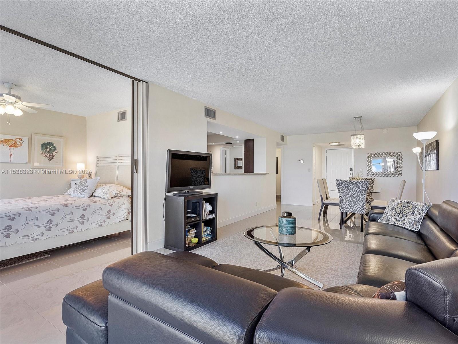 600 Parkview Dr 923, Hallandale Beach, Florida 33009, 2 Bedrooms Bedrooms, ,1 BathroomBathrooms,Residential,For Sale,600 Parkview Dr 923,A11536323