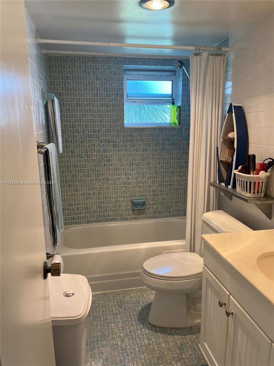 604 NE 2nd St 217, Dania Beach, Florida 33004, 2 Bedrooms Bedrooms, ,2 BathroomsBathrooms,Residentiallease,For Rent,604 NE 2nd St 217,A11541246