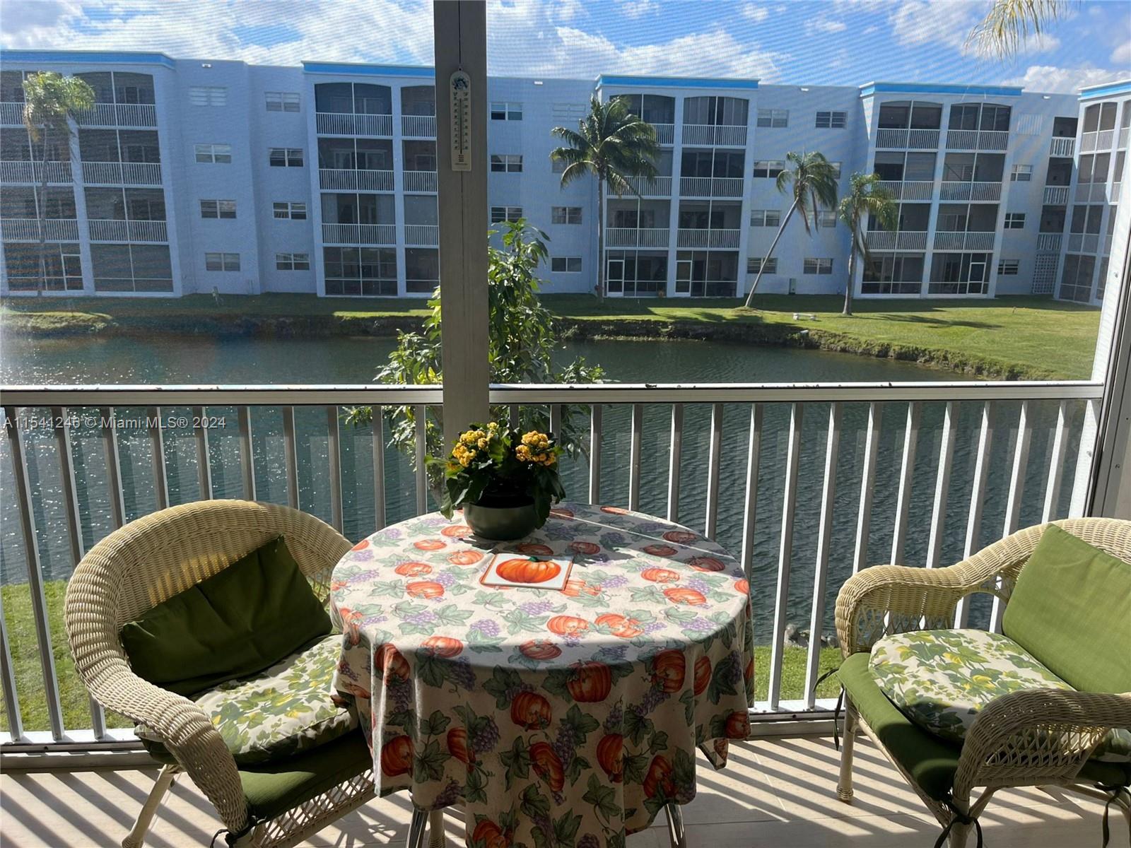 604 NE 2nd St 217, Dania Beach, Florida 33004, 2 Bedrooms Bedrooms, ,2 BathroomsBathrooms,Residentiallease,For Rent,604 NE 2nd St 217,A11541246