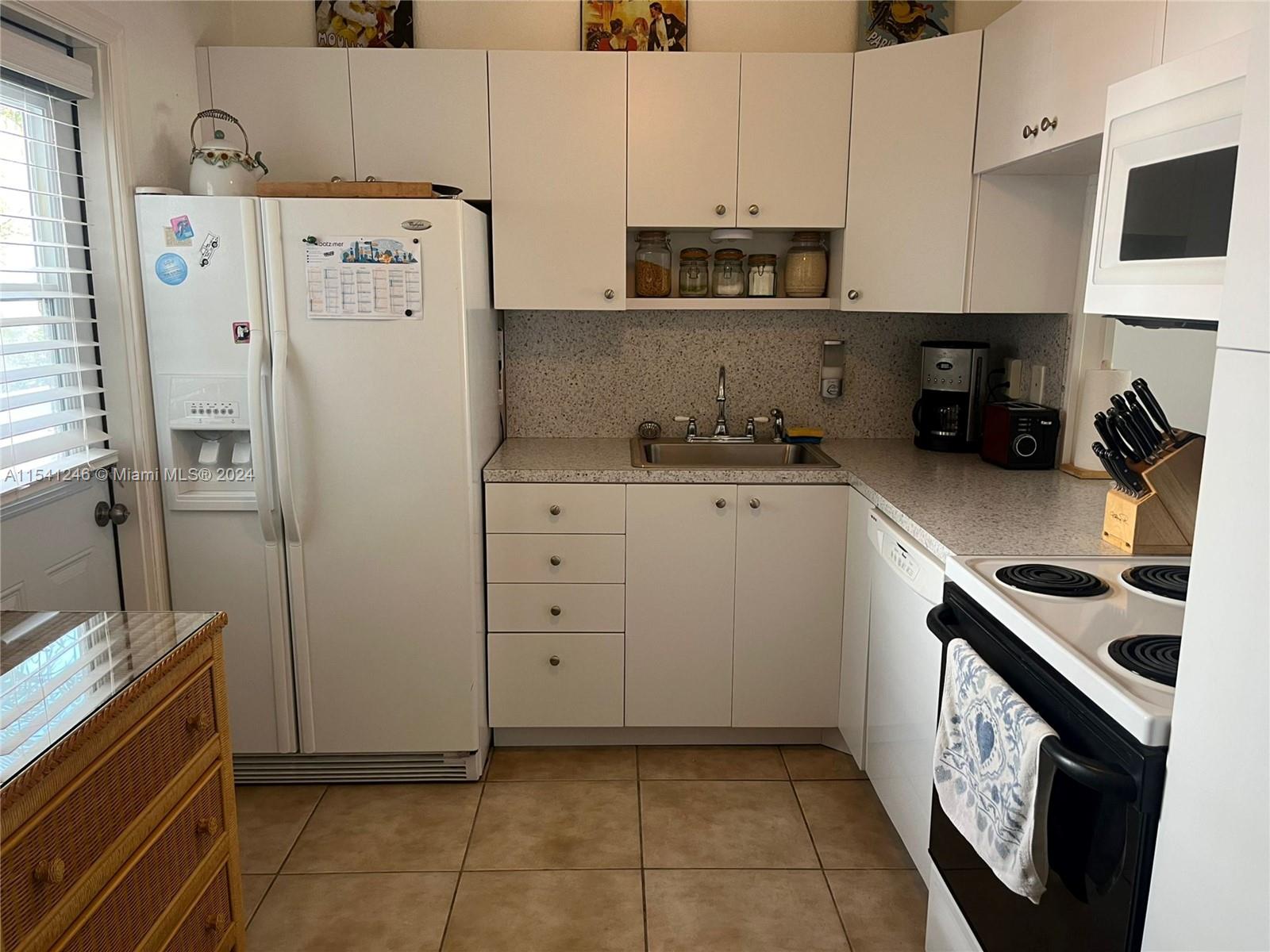 604 NE 2nd St 217, Dania Beach, Florida 33004, 2 Bedrooms Bedrooms, ,2 BathroomsBathrooms,Residentiallease,For Rent,604 NE 2nd St 217,A11541246