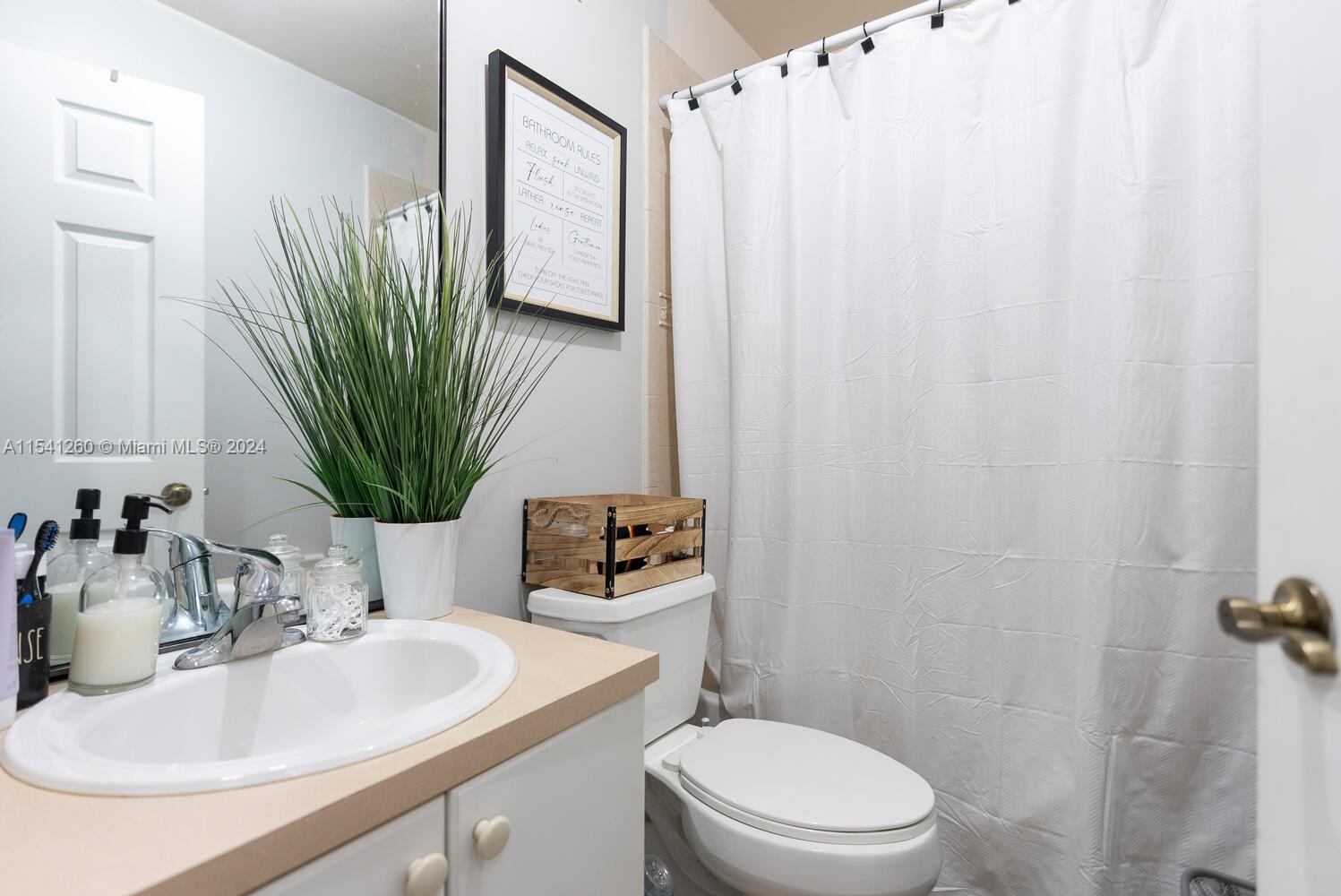 2215 SE 23rd Ter 2215, Homestead, Florida 33035, 3 Bedrooms Bedrooms, ,2 BathroomsBathrooms,Residential,For Sale,2215 SE 23rd Ter 2215,A11541260