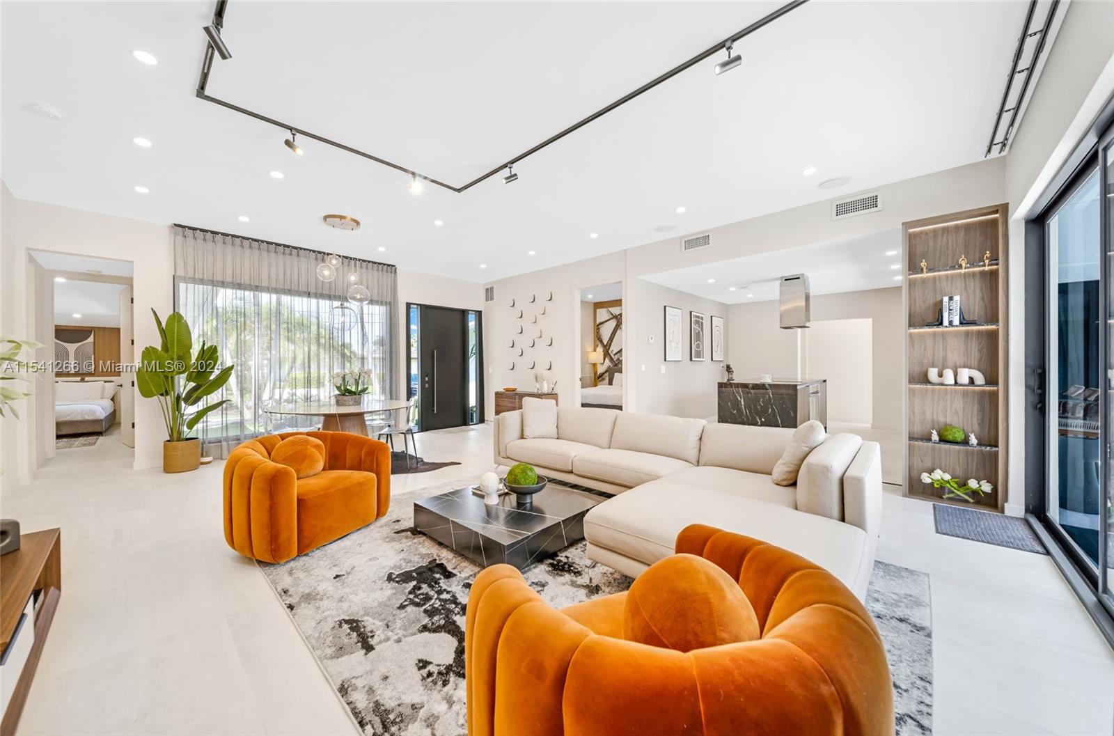 607 Oleander Dr, Hallandale Beach, Florida 33009, 5 Bedrooms Bedrooms, ,4 BathroomsBathrooms,Residentiallease,For Rent,607 Oleander Dr,A11541266