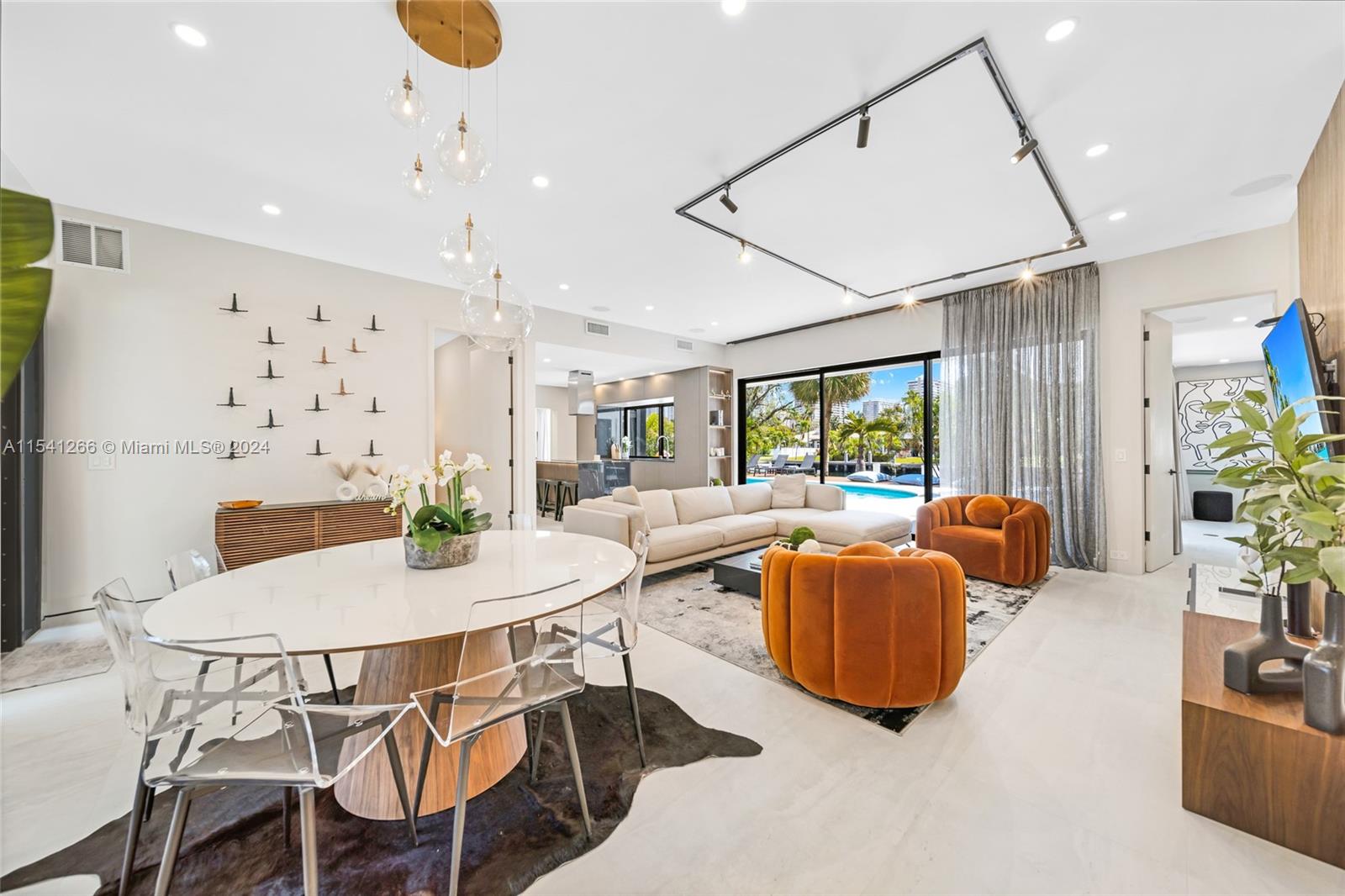 607 Oleander Dr, Hallandale Beach, Florida 33009, 5 Bedrooms Bedrooms, ,4 BathroomsBathrooms,Residentiallease,For Rent,607 Oleander Dr,A11541266