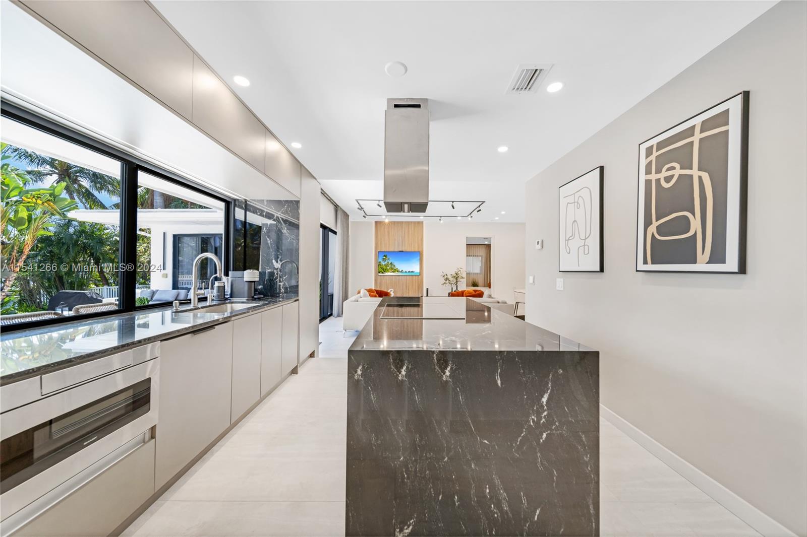 607 Oleander Dr, Hallandale Beach, Florida 33009, 5 Bedrooms Bedrooms, ,4 BathroomsBathrooms,Residentiallease,For Rent,607 Oleander Dr,A11541266