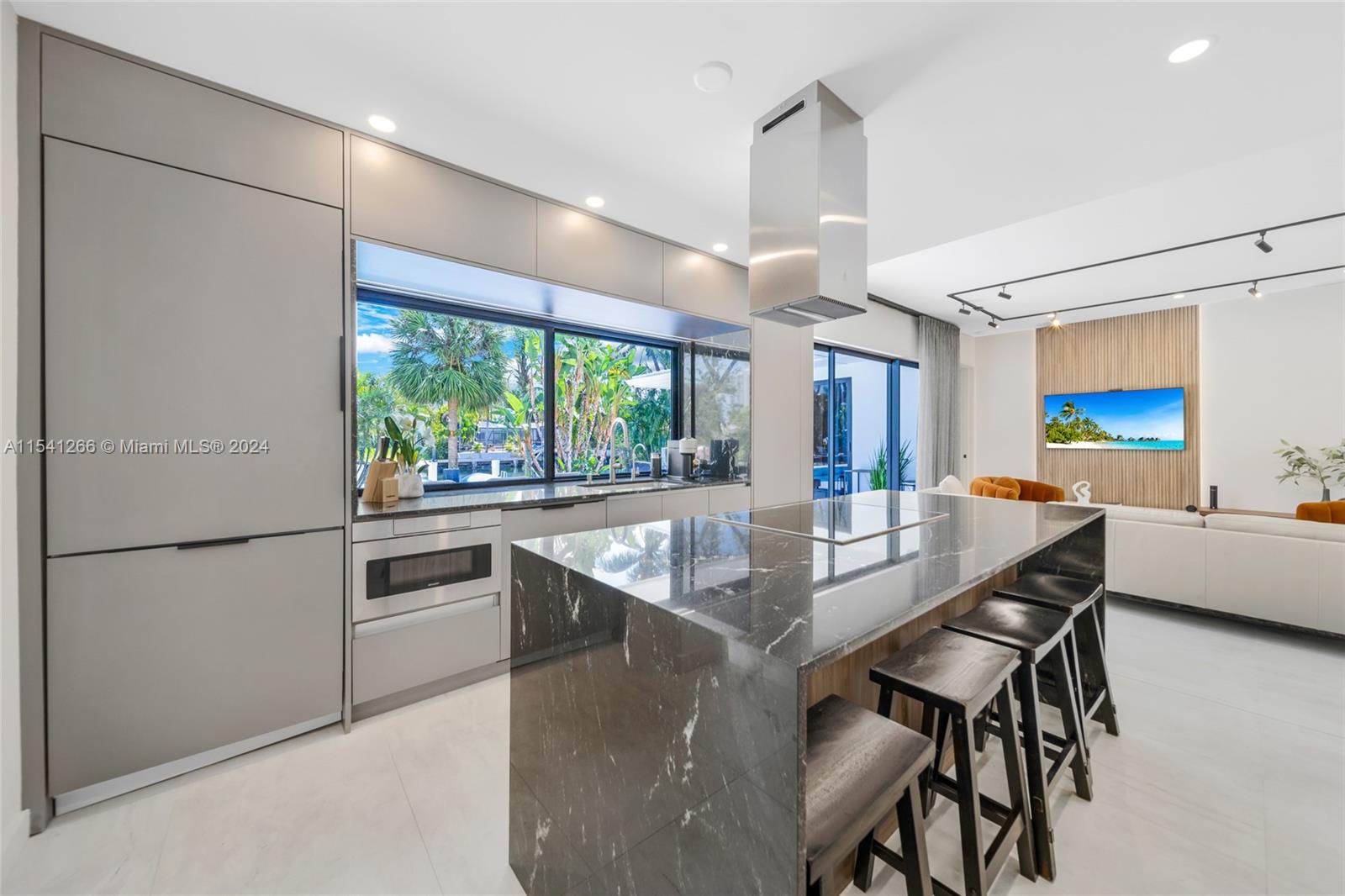 607 Oleander Dr, Hallandale Beach, Florida 33009, 5 Bedrooms Bedrooms, ,4 BathroomsBathrooms,Residentiallease,For Rent,607 Oleander Dr,A11541266