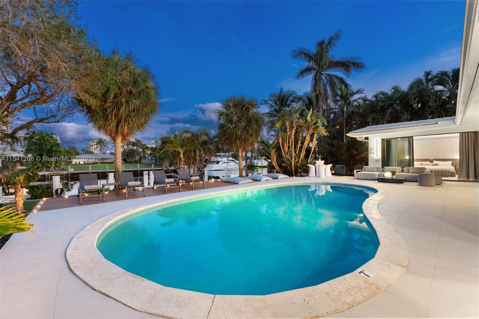 607 Oleander Dr, Hallandale Beach, Florida 33009, 5 Bedrooms Bedrooms, ,4 BathroomsBathrooms,Residentiallease,For Rent,607 Oleander Dr,A11541266