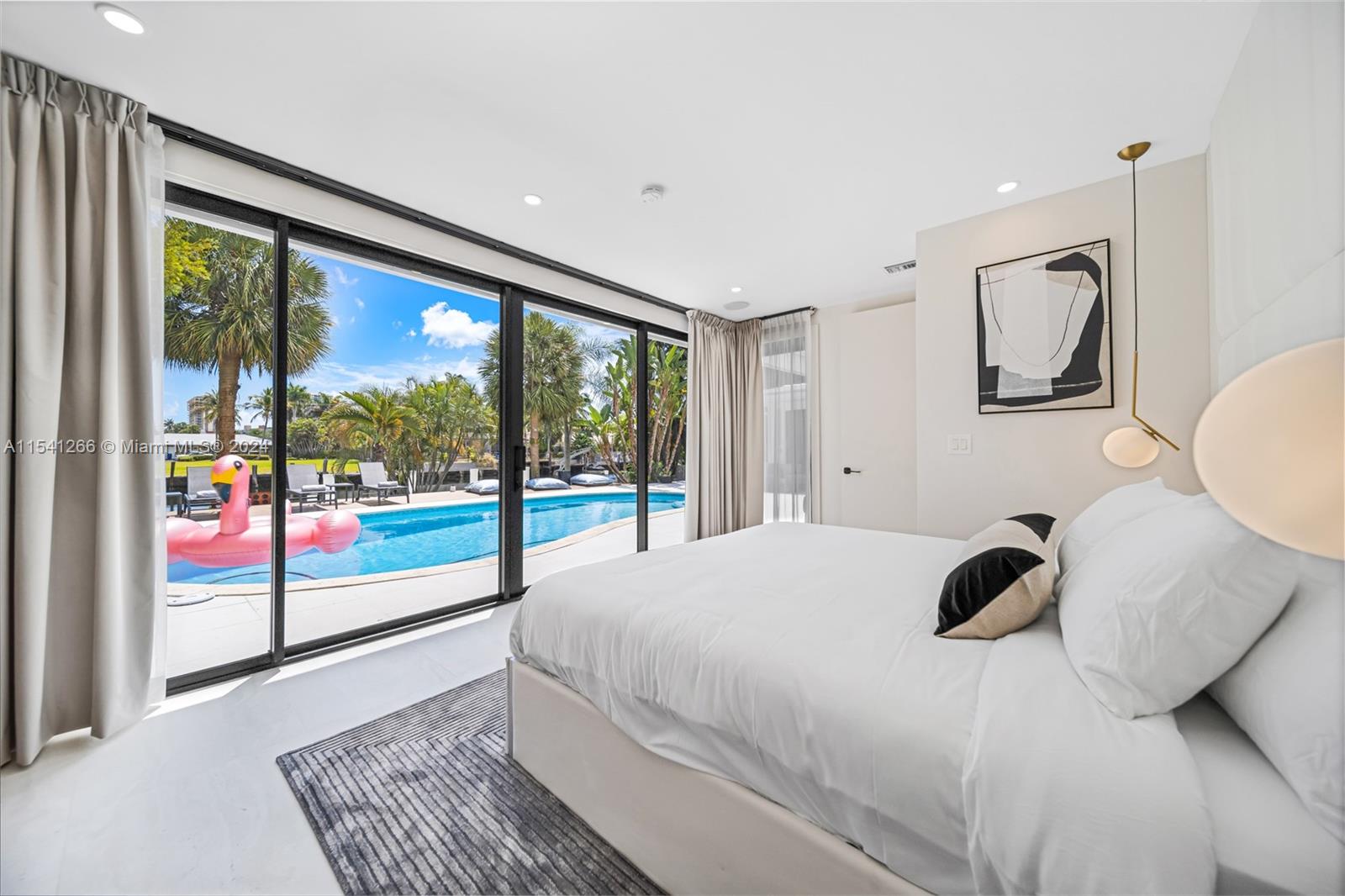 607 Oleander Dr, Hallandale Beach, Florida 33009, 5 Bedrooms Bedrooms, ,4 BathroomsBathrooms,Residentiallease,For Rent,607 Oleander Dr,A11541266