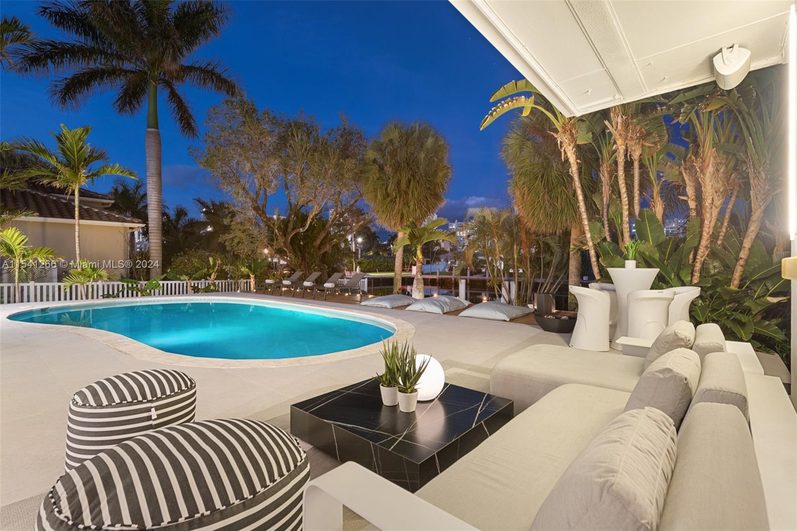 607 Oleander Dr, Hallandale Beach, Florida 33009, 5 Bedrooms Bedrooms, ,4 BathroomsBathrooms,Residentiallease,For Rent,607 Oleander Dr,A11541266