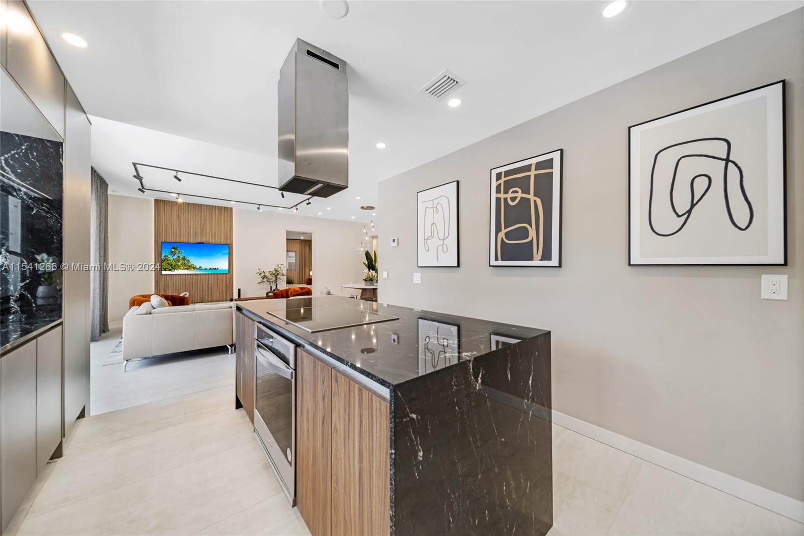 607 Oleander Dr, Hallandale Beach, Florida 33009, 5 Bedrooms Bedrooms, ,4 BathroomsBathrooms,Residentiallease,For Rent,607 Oleander Dr,A11541266