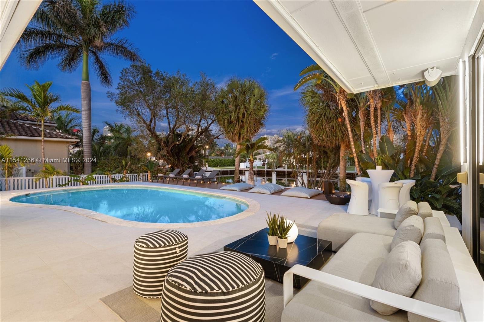 607 Oleander Dr, Hallandale Beach, Florida 33009, 5 Bedrooms Bedrooms, ,4 BathroomsBathrooms,Residentiallease,For Rent,607 Oleander Dr,A11541266