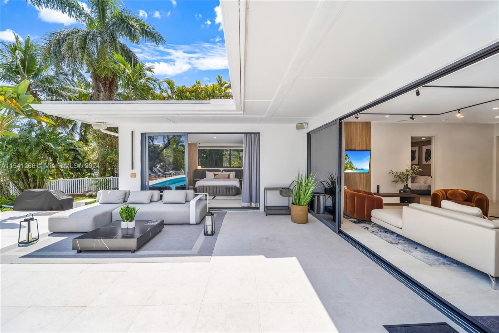 607 Oleander Dr, Hallandale Beach, Florida 33009, 5 Bedrooms Bedrooms, ,4 BathroomsBathrooms,Residentiallease,For Rent,607 Oleander Dr,A11541266